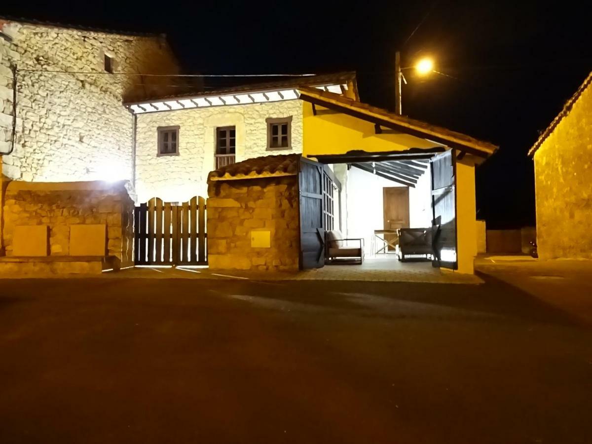 Casa De Aldea La Tienda De Villanueva Colombres Exterior photo