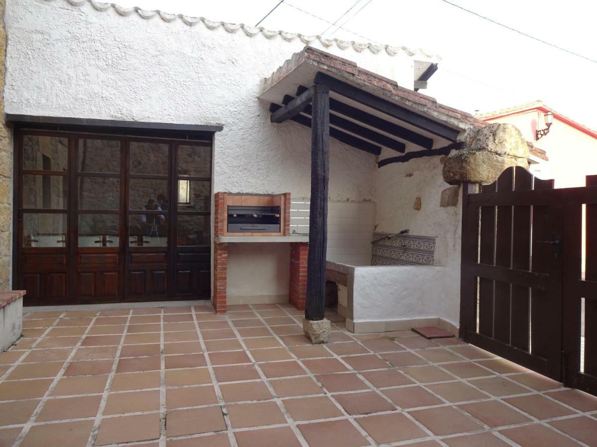 Casa De Aldea La Tienda De Villanueva Colombres Exterior photo